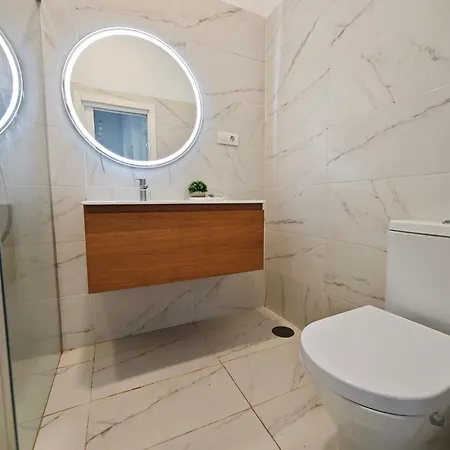 With Private Pool And Garden Next To The Yumbo Center Apartment *